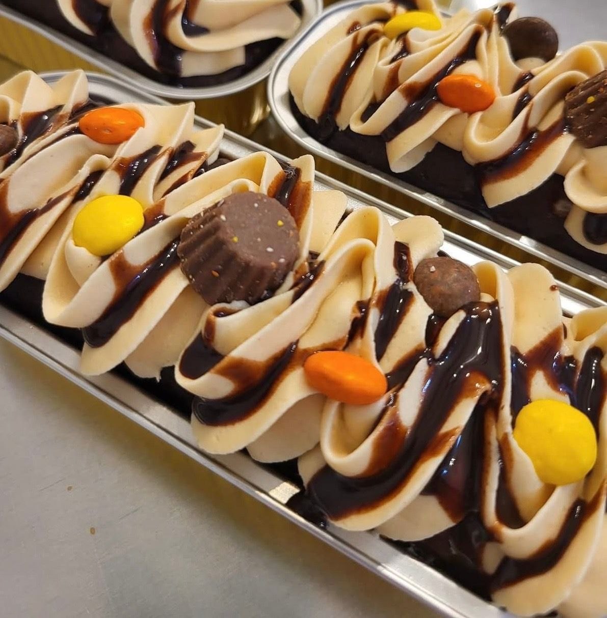 Reese's peanut butter mini loaf cakes with peanut butter cups